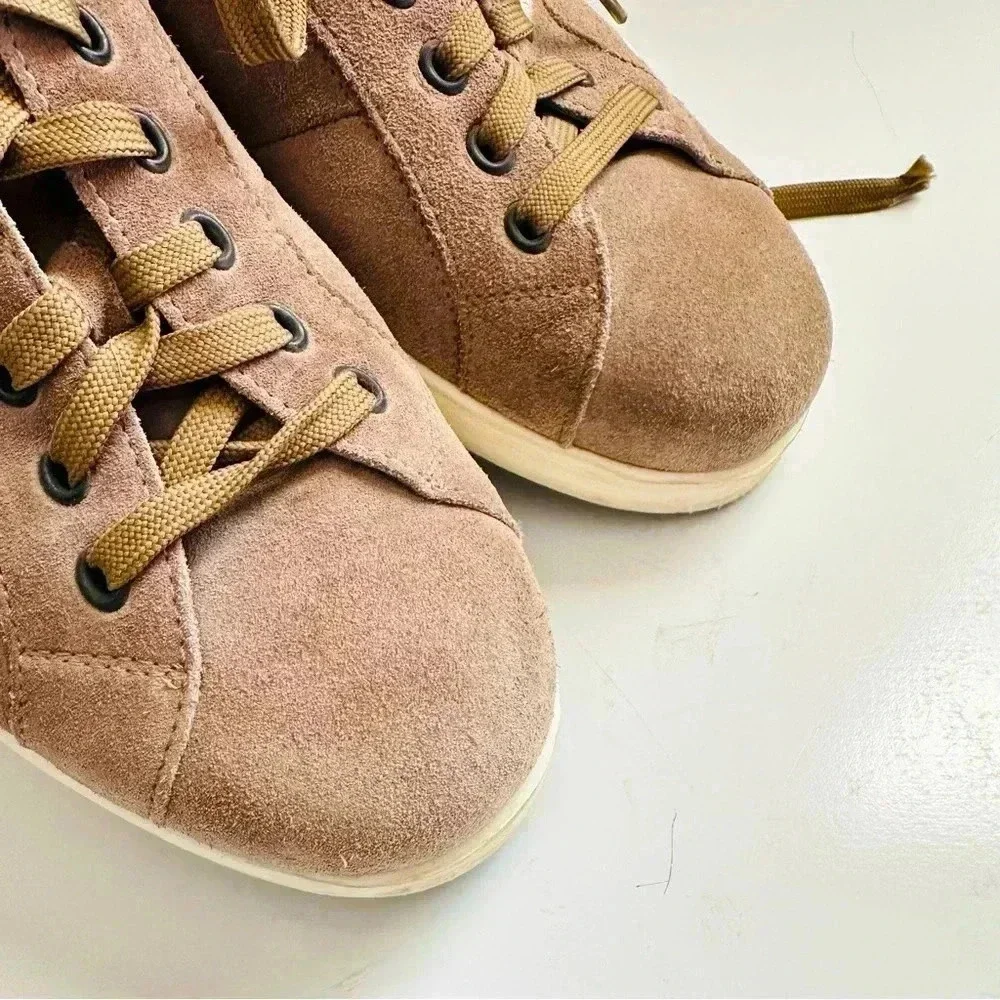 Vintage Salvatore Ferramgamo World Sneakers
